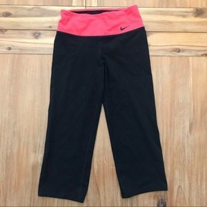 NWOT Nike Dri-Fit Cropped Running/Yoga Pants XS